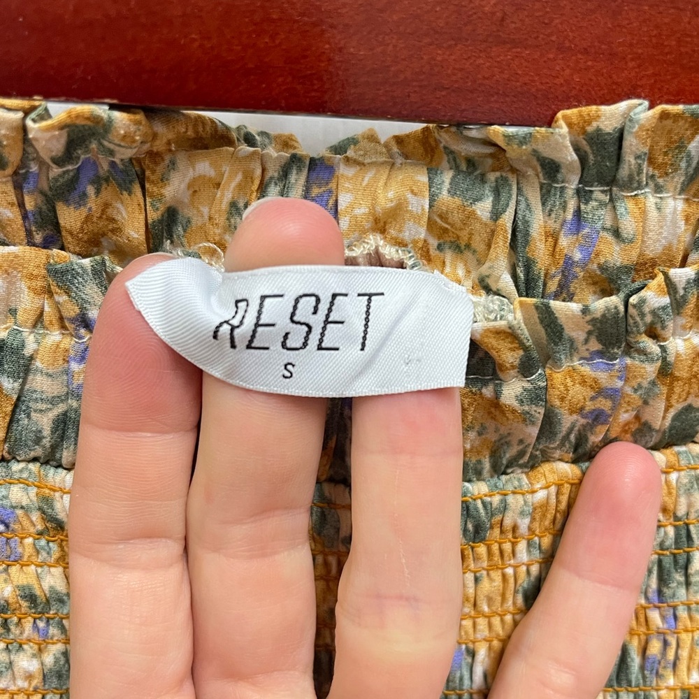 Reset Smocked and Tiered Floral Skirt - Picture 4 of 9